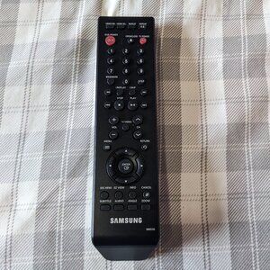 Samsung OEM - Remote Control - Replacement Model - 00055D No Batteries Included